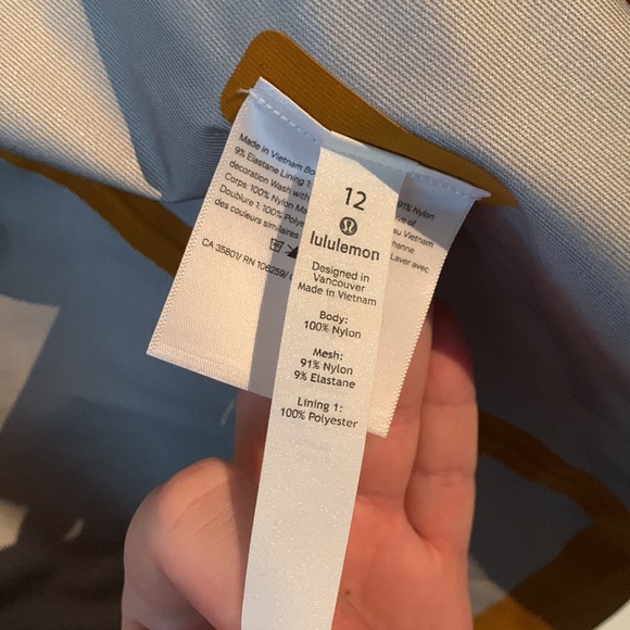 Women's lululemon The Rain Is Calling Jacket II - Size 12 - Gold/Yellow NWT - Picture 6 of 6